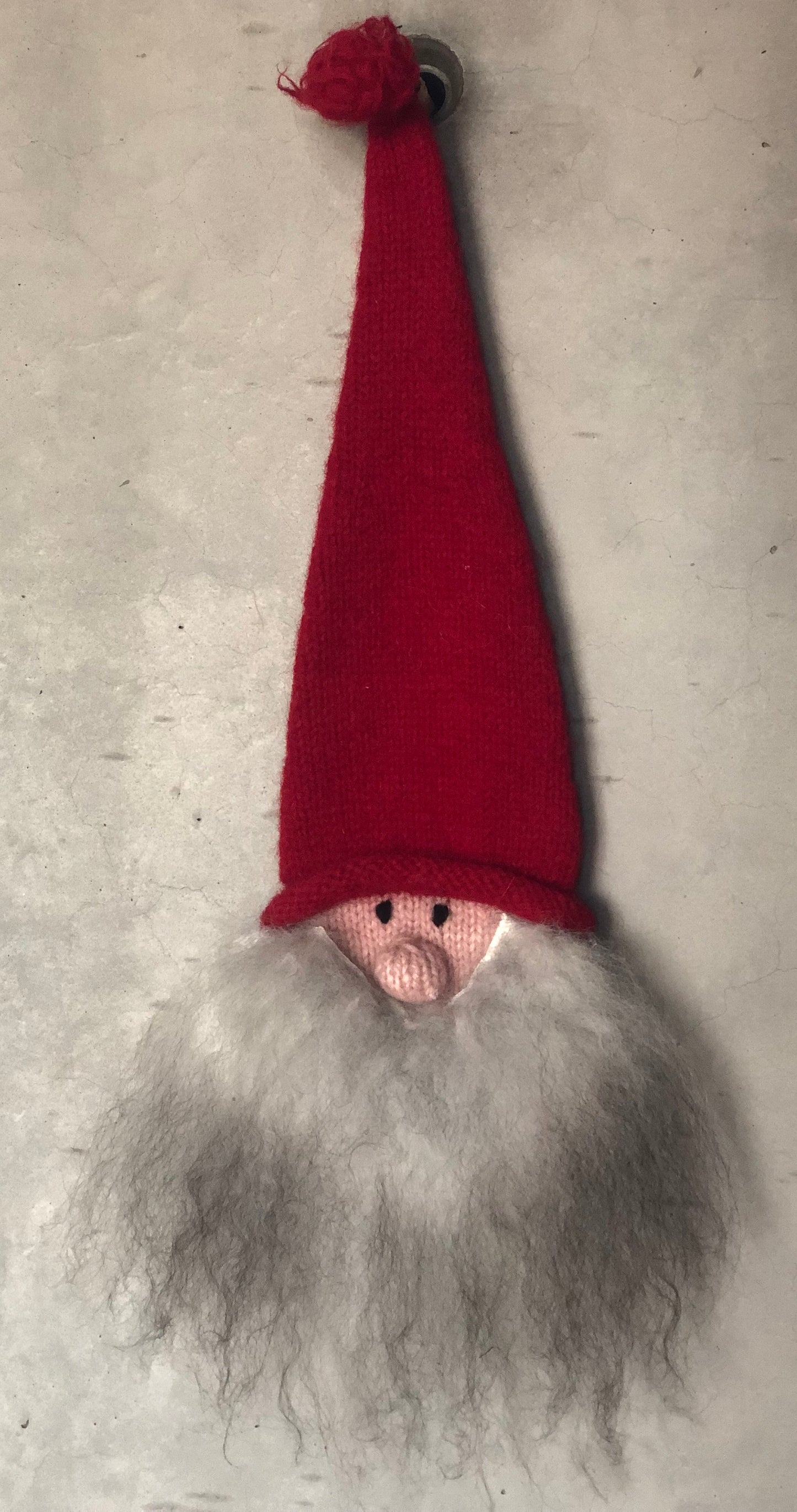 Håndstrikket nisse - vegghengt